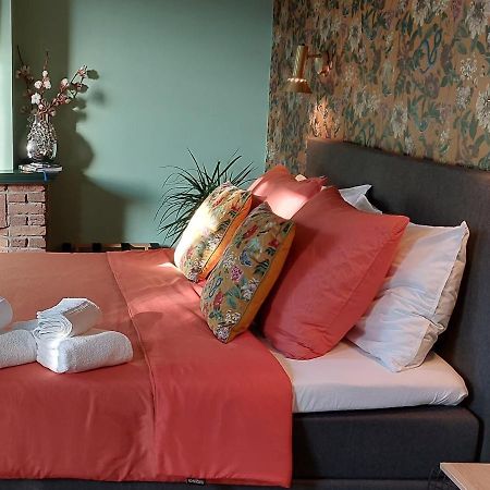 Stadsslaperij B&B Tilburg Esterno foto